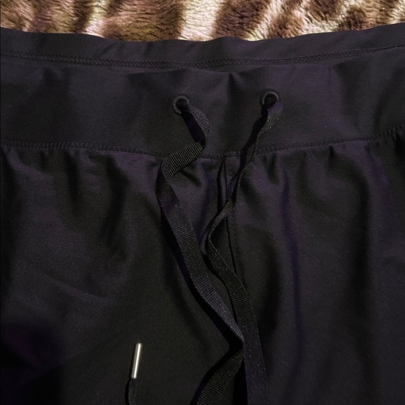 Old Navy Women's Black Athletic Shorts - Picture 2 of 4